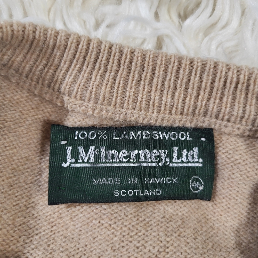 J. McInerney, Ltd. Lambswool V-Neck Sweater Made in Hawick Scotland Size 46 - Picture 4 of 15